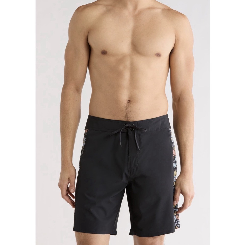 TravisMathew Day Cruise Board Swim/Beach Shorts Black Size 36 NWT